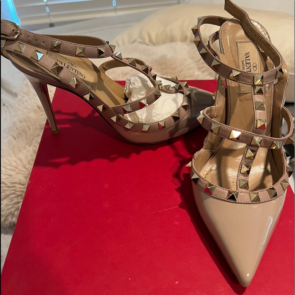 Valentino Garavani Rock stud heels